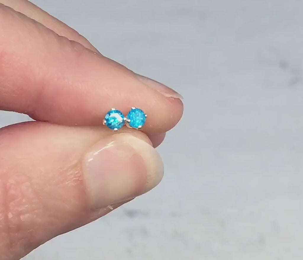 Neon Blue Apatite Stud Earrings - Apatite Ear Studs - Silver Stud Earrings - Apatite Jewellery - Crystal Stud Earrings - 3mm 4mm 5mm